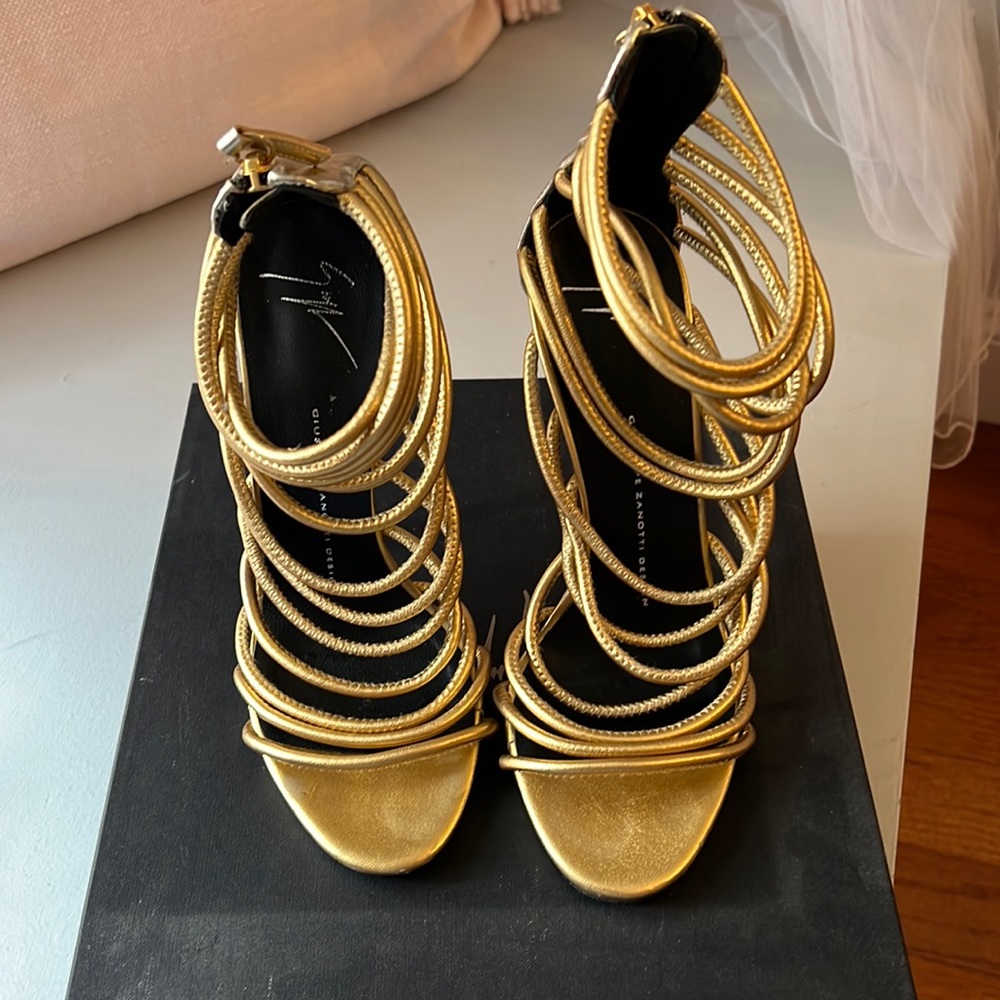 GIUSEPPPE ZANOTTI GOLD SANDAL